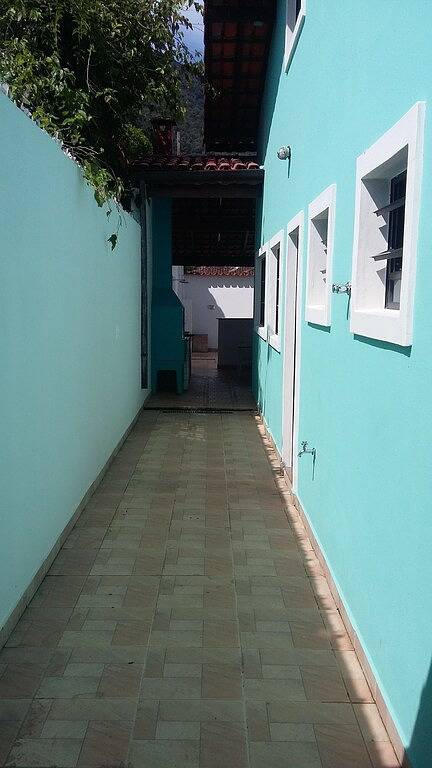 Großes Familienstrandhaus 150 m vom Meer entfernt mit Blick auf die Berge in Maranduba, Região Metropolitana do Vale do Paraíba e Litoral Norte