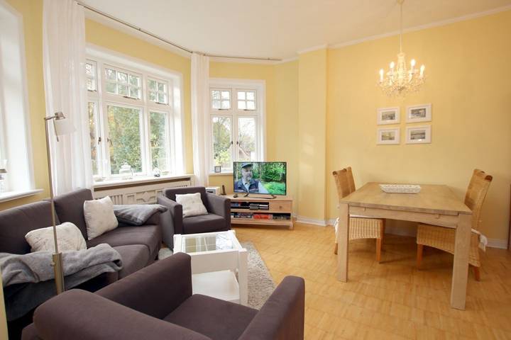 Ganze Wohnung, Ferienwohnung mit 3- Zimmern auf ca. 75m² für 4 Personen in Wyk auf Föhr (Stadt), Wyk auf Föhr