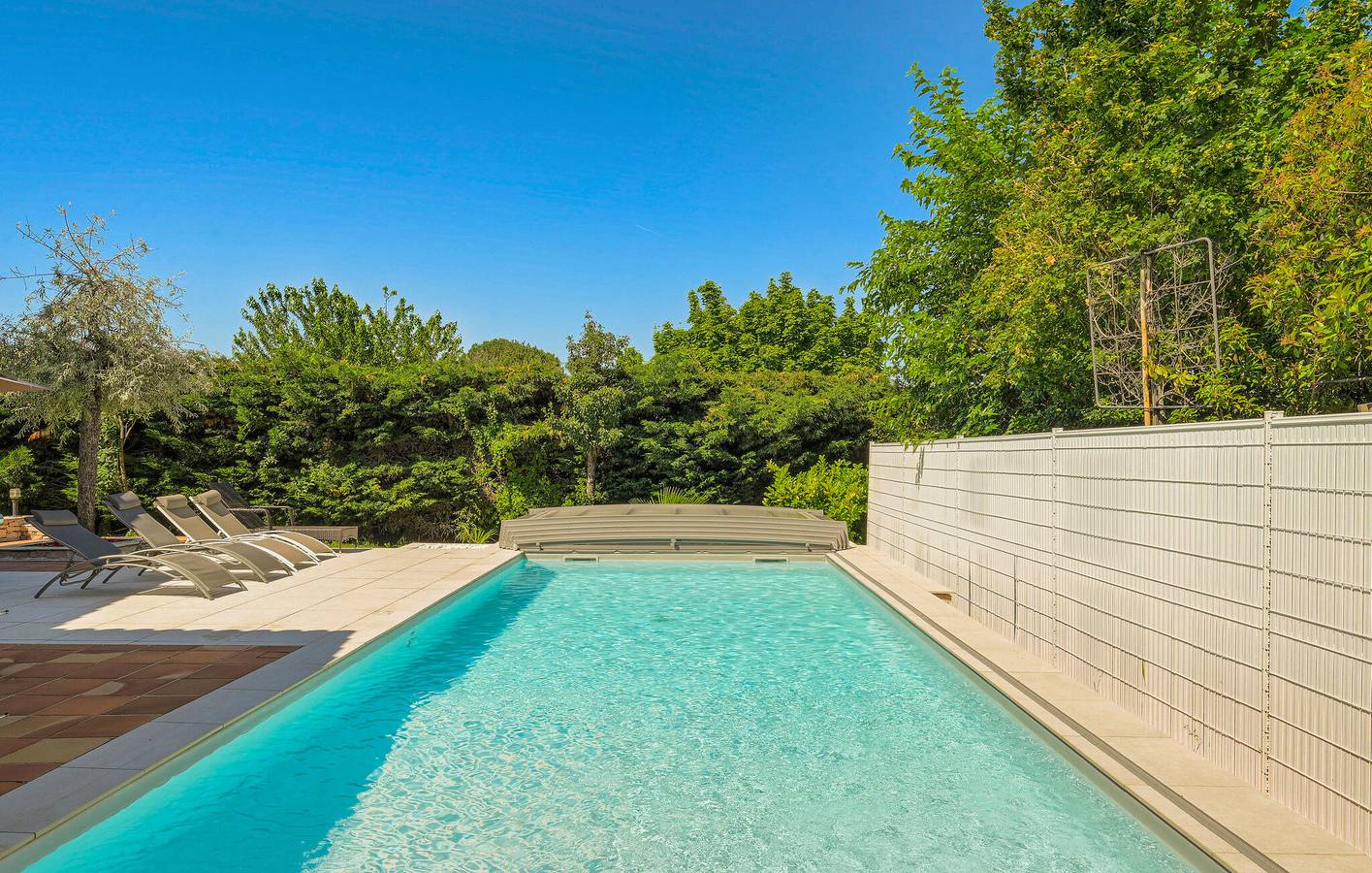 Appartement Garden Oasis avec piscine à 2km du centre de Meyzieu in Meyzieu, Lyon et ses environs