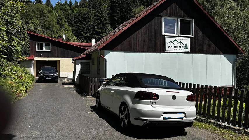Ferienwohnung für 6 Personen, mit Garten und Sauna sowie Terrasse, mit Haustier