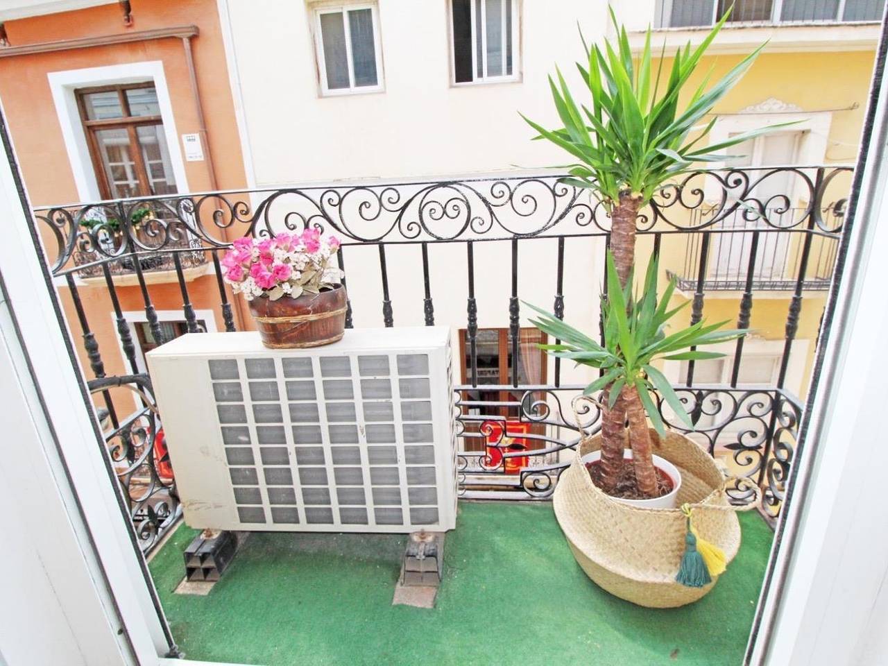 Ganze Ferienwohnung, Ferienwohnung für 4 Personen mit Balkon in El Barrio, Alicante