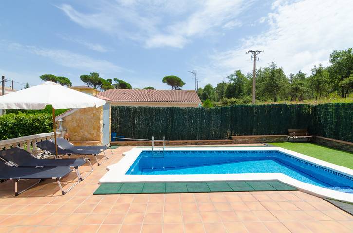 Chalet para 6 personas, con jardín en Selva - 3