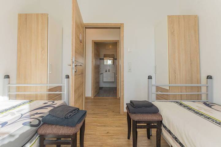 Ganze Wohnung, Komfortables Apartment mit Platz für 5 Gäste in Ebersheim (Mainz), Mainz