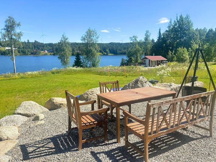 Södra Fullsjön – Modernes Ferienhaus direkt am See in Jämtland in Jämtland