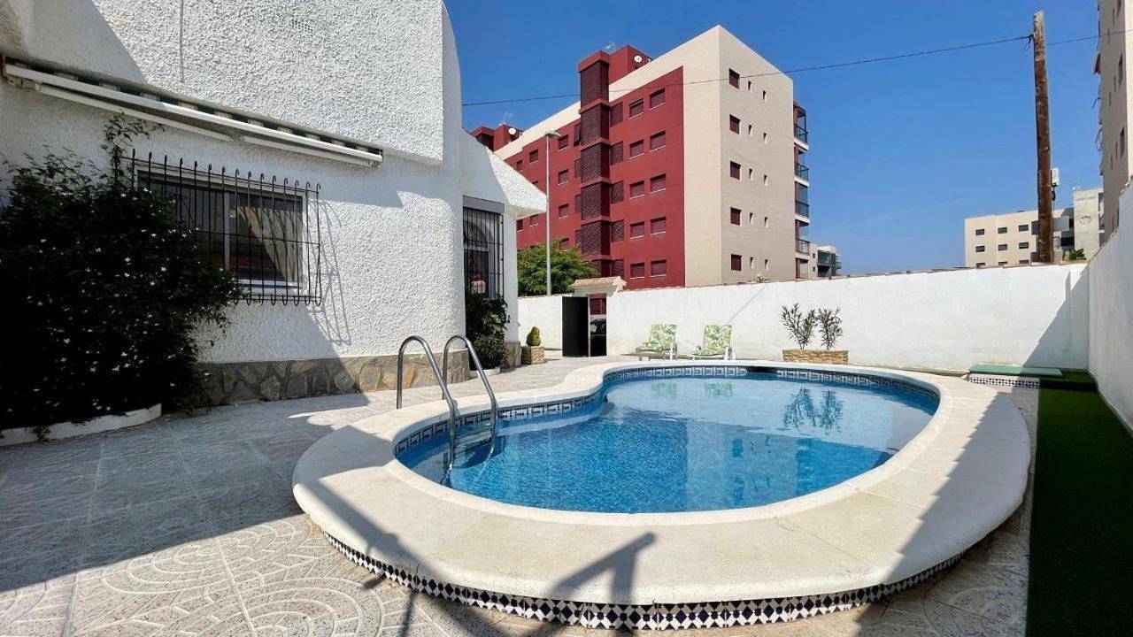 Three-Bedroom Villa in Pilar de la Horadada, Costa Blanca
