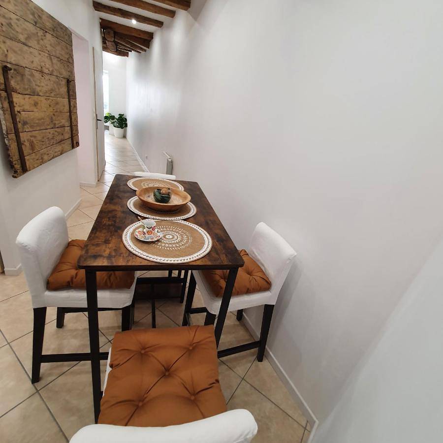 Appartement entier, One-Bedroom Apartment in Genilac, Loire