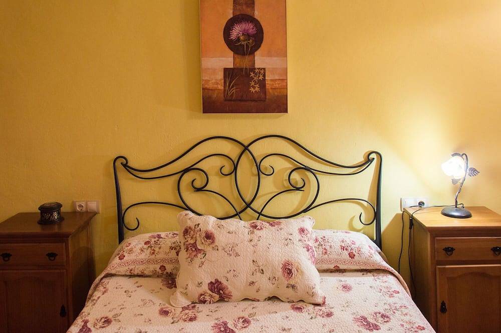 Gîte El Fuentarro for 4 people Tr-Cc-162 in Botija, Cáceres Region