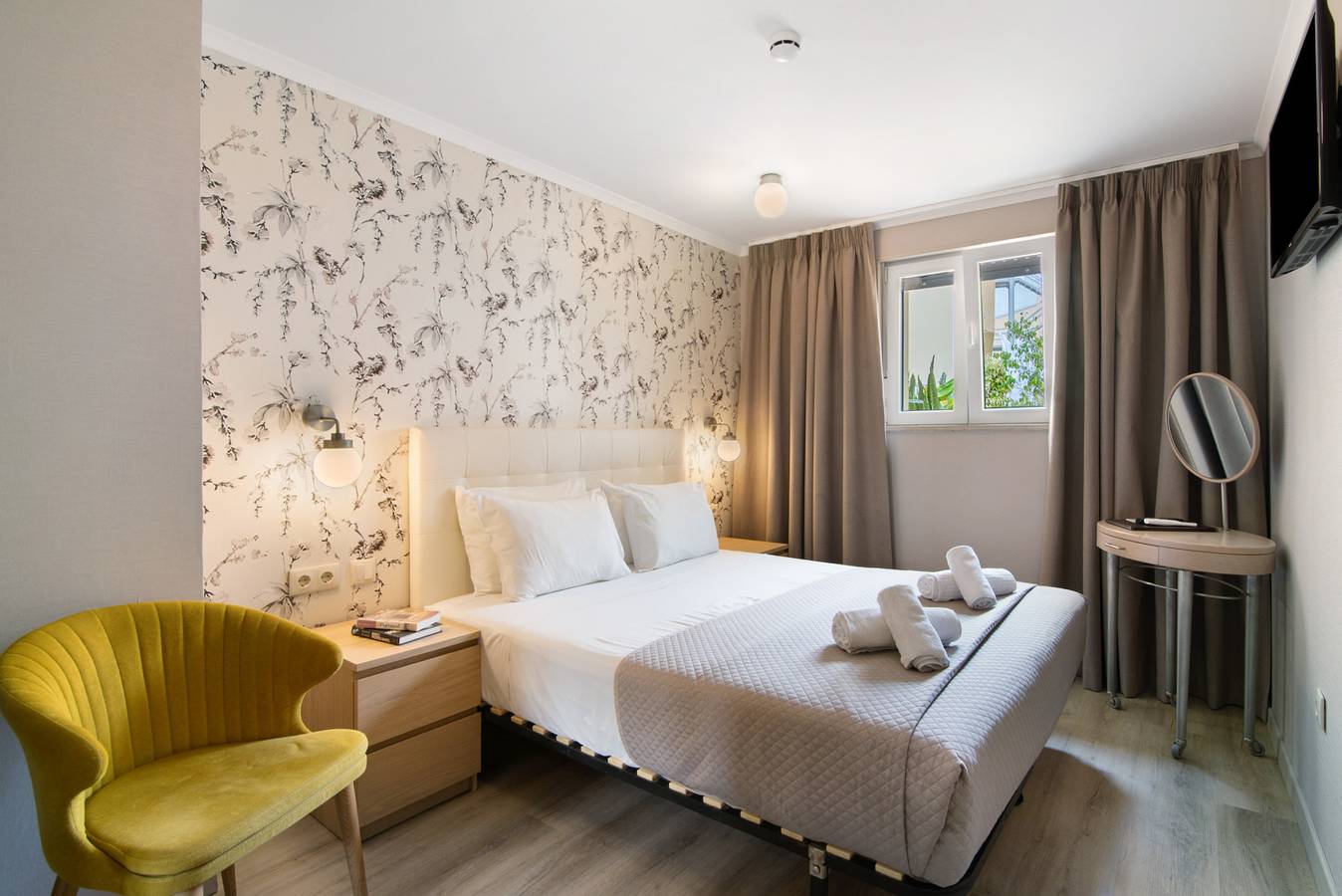 Zimmer 'Quarto Casal Standard 206' mit gemeinsamer Terrasse, Wlan und Klimaanlage in São Pedro, Faro