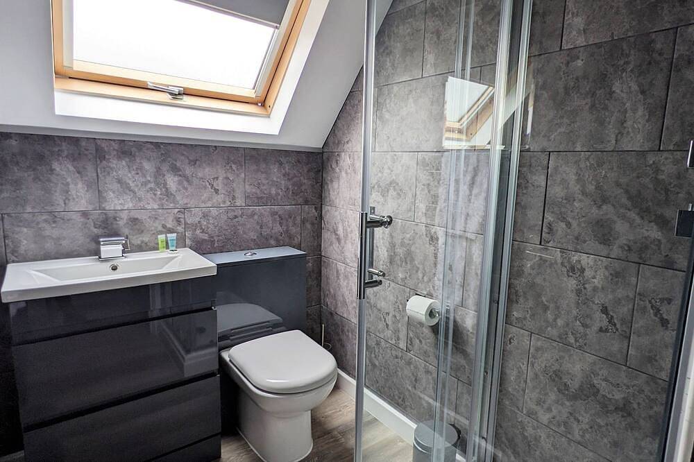 Stunning, Spacious Cottage close to Deal Beach ! in Deal, Kent