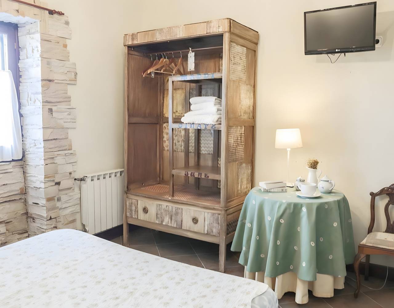 Kamer 'Doble 2' met uitzicht op de bergen, privé-tuin en wifi, foto 15
