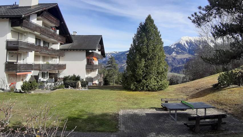 Ganze Ferienwohnung, Signinablick - 2.5 Zimmerwohnung, 50m2 für max. 4 Personen in Laax Dorf, Laax
