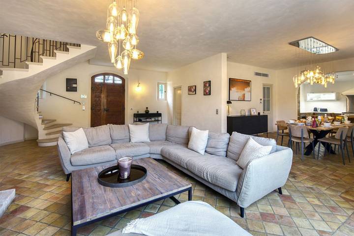 Villa für 10 Personen, mit Garten und Sauna sowie Terrasse, mit Haustier