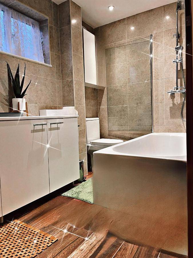 Four-Bedroom House in Banbury, Oxfordshire