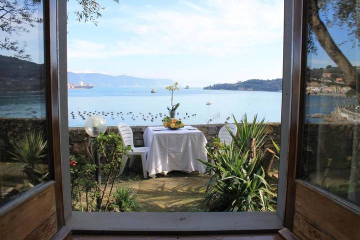 B&b voor 3 personen, with Terras and Tuin as well as Uitzicht in Porto Venere Gemeente