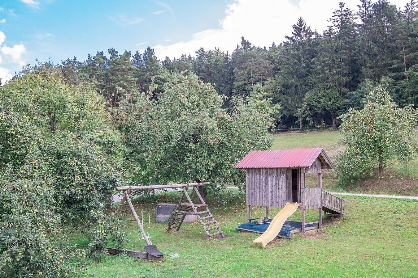 Balsnhof - Ferienwohnung Bauerngarten (70qm) mit Sonnenterrasse in Chamerau, Ostbayern
