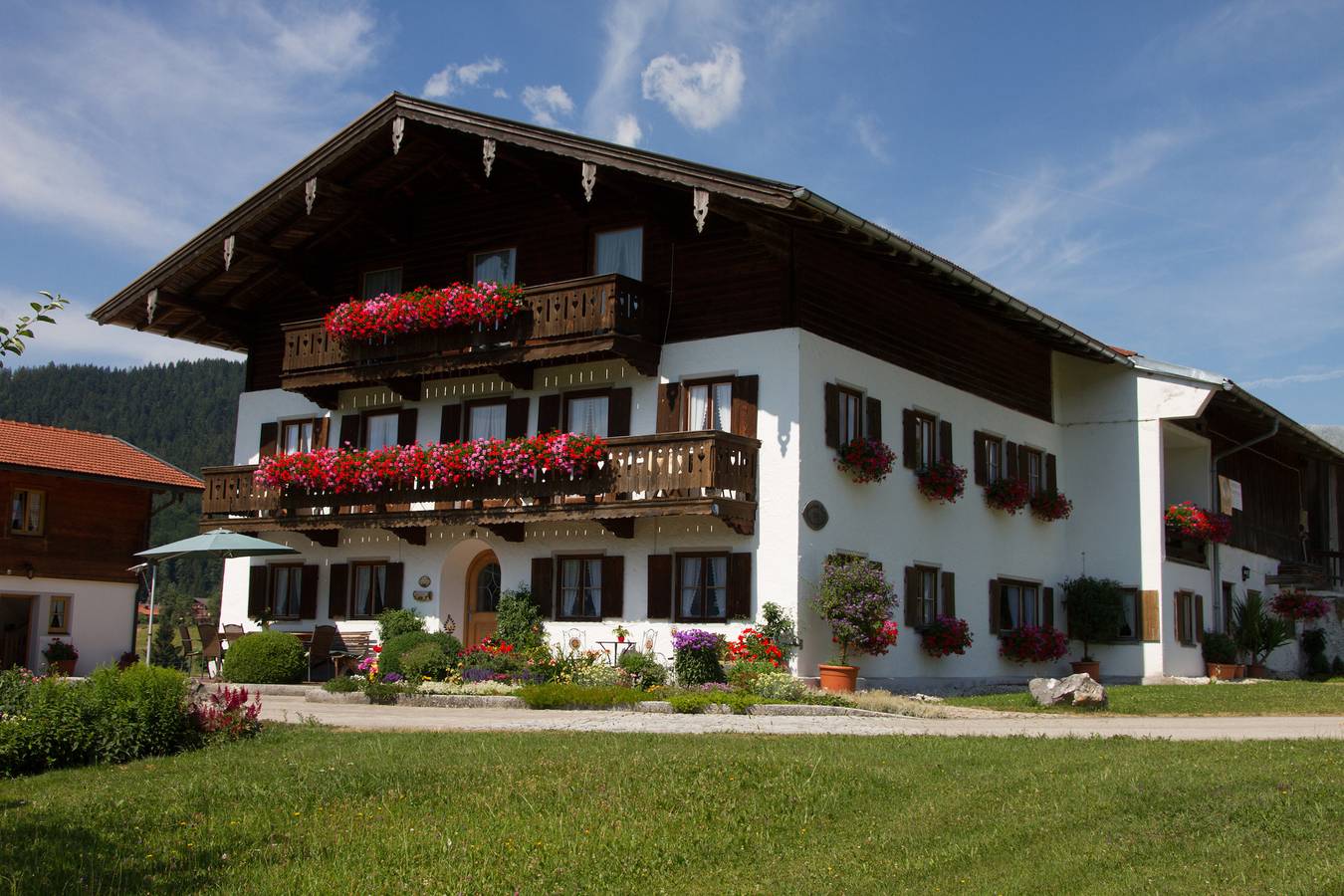 Neuhaushof - Chiemgau Karte - Doppelzimmer 4 mit Etagendusche und Wc, Balkon in Inzell, Bayerische Alpen