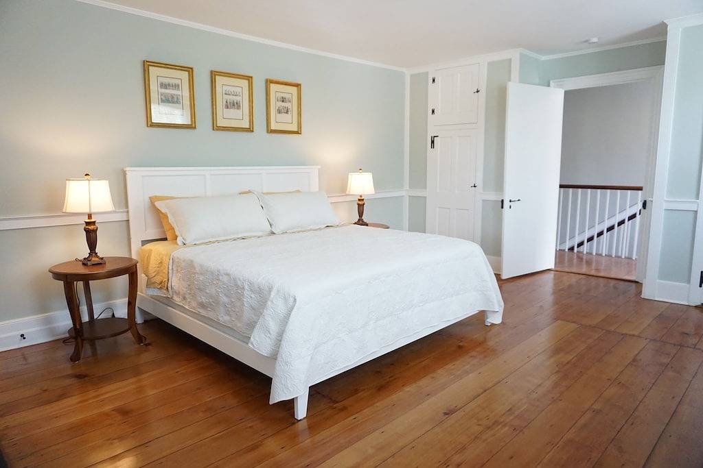 Historic Country Estate with Fabulous Pool & Pool House! in Hunterdon County