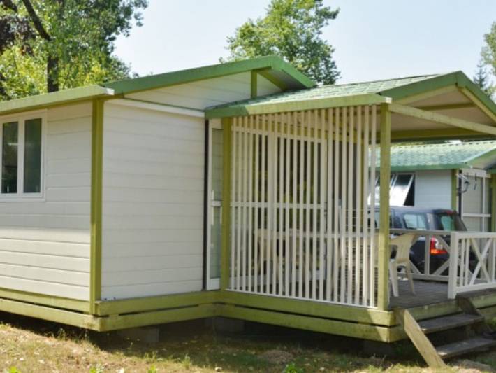 Chalet pour 5 personnes, avec terrasse et piscine