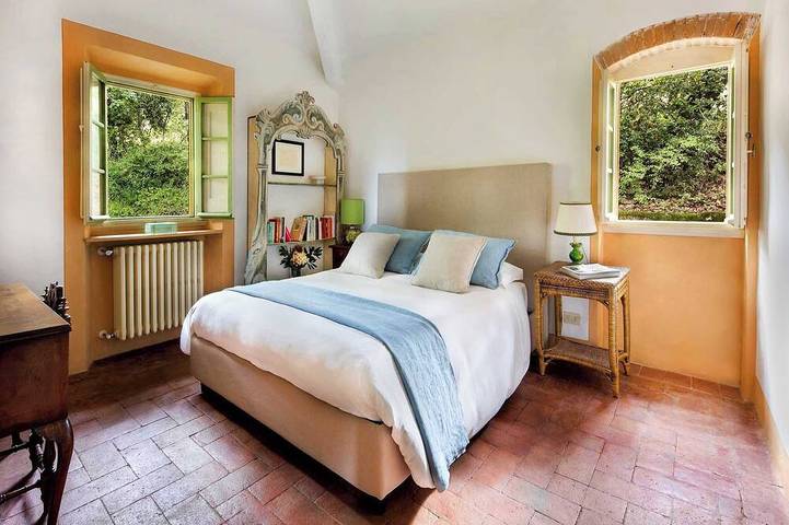 Villa pour 8 personnes, avec balcon ainsi que piscine et jardin, animaux acceptés à Florence - 4