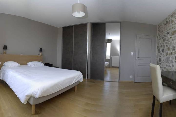 Gîte pour 14 personnes, avec jardin, animaux acceptés à Soulages-Bonneval - 4