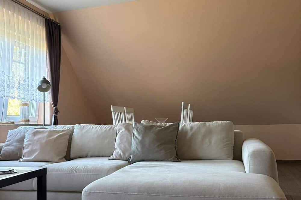 Ganze Wohnung, Gemütliche Ferienwohnung \"Waldblick\" in Ostseenähe. \nhaustierfreundlich! in Neu Hirschburg, Ribnitz-Damgarten