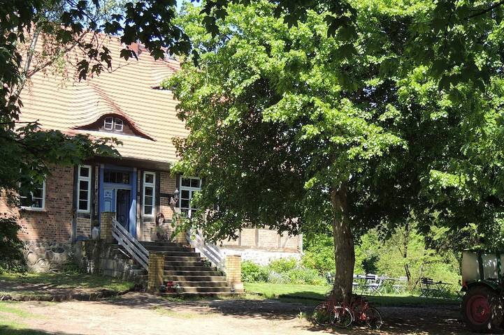 Ferienhaus für 14 Personen, mit Garten und Balkon in Stuer
