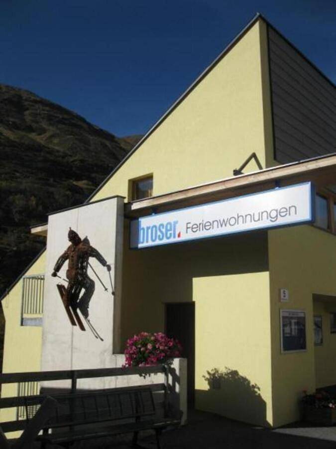 Ferienwohnung für 4 Personen, mit Ausblick und Terrasse, kinderfreundlich in Obergurgl