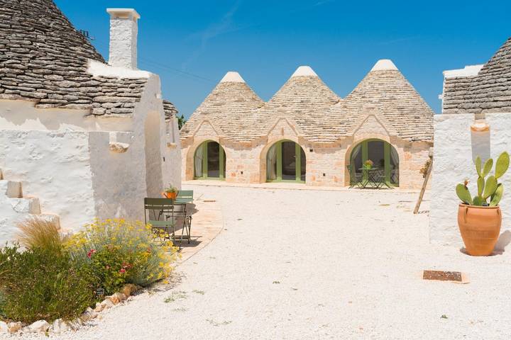 Masseria Ferrari: Un Borgo de Trulli con Piscina Privada en el Corazón del Valle d’Itria in Martina Franca, Provincia de Taranto