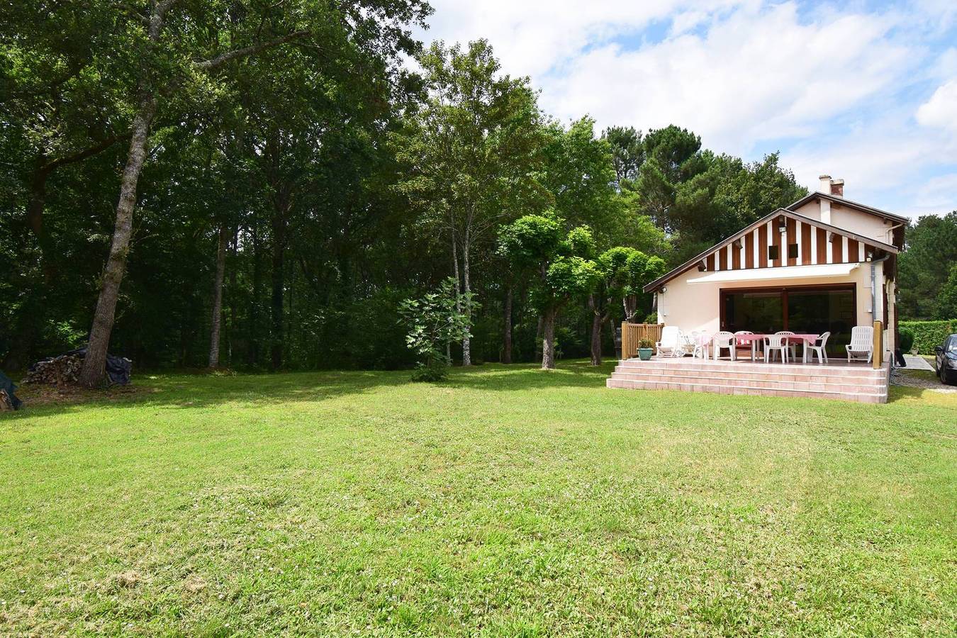Ancienne gare en pleine nature avec piscine privée in Réaup-Lisse, Région de Nérac