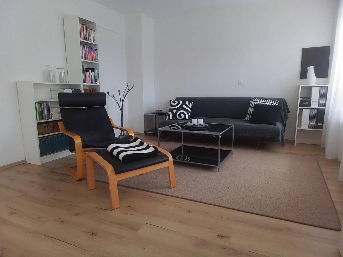 Ganze Wohnung, Freundliche Ferienwohnung mit großer Terasse in Aichstetten, Region Bodensee-Oberschwaben