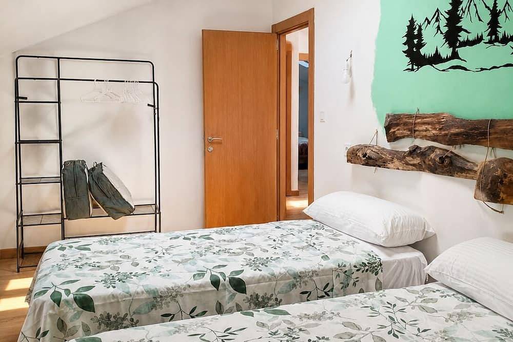 Playa De Arija Country House. Entire rental between the shore and the hills. in Arija, Cordillera Cantábrica