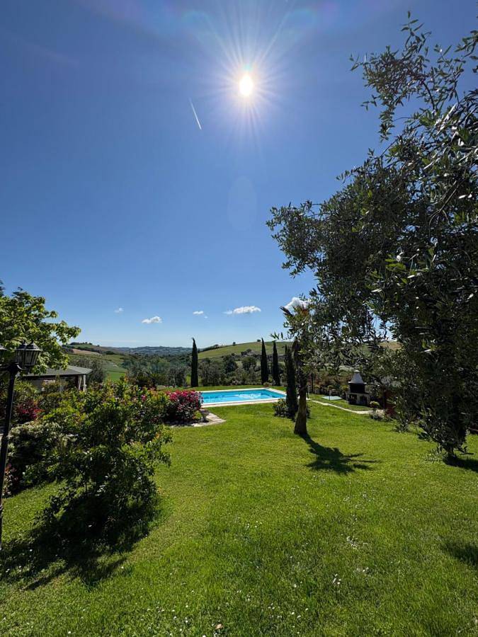 Casa vacanza per 6 persone, con Balcone e Terrazza nonché Giardino e Piscina a Fossombrone