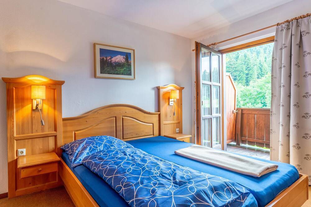 Urige Tiroler Pension, nur 300m zum Skilift in Scheffau am Wilden Kaiser, Kaisergebirge