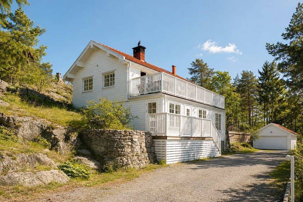 Lakefront Villa in Saltsjöbaden near Stockholm in Nacka, Stockholmer Schärengarten