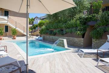 Gîte pour 5 personnes, avec piscine ainsi que jardin et jacuzzi à Cupra Marittima