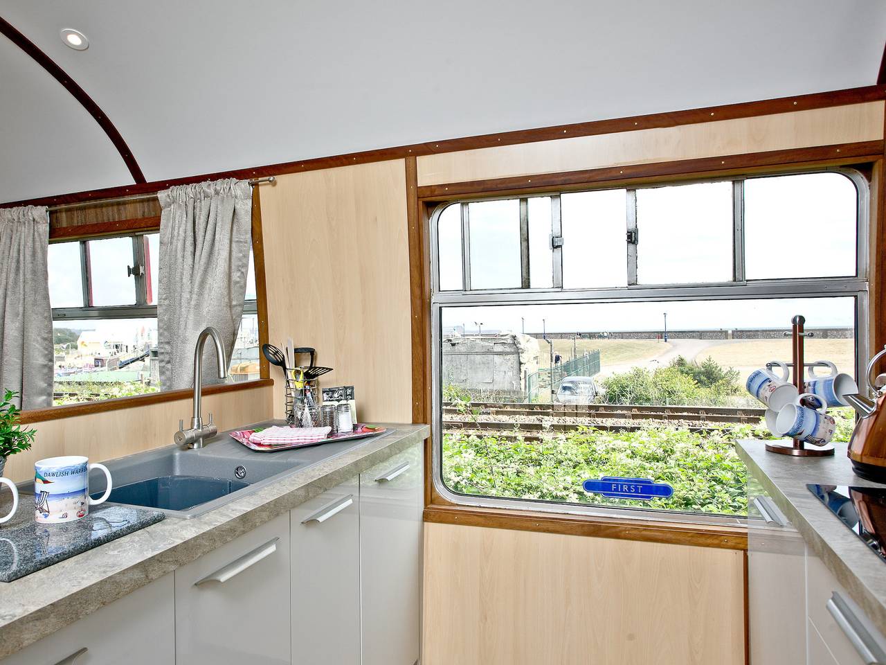 Brunel Boutique Railway Carriage 4 in Dawlish Warren, Dawlish