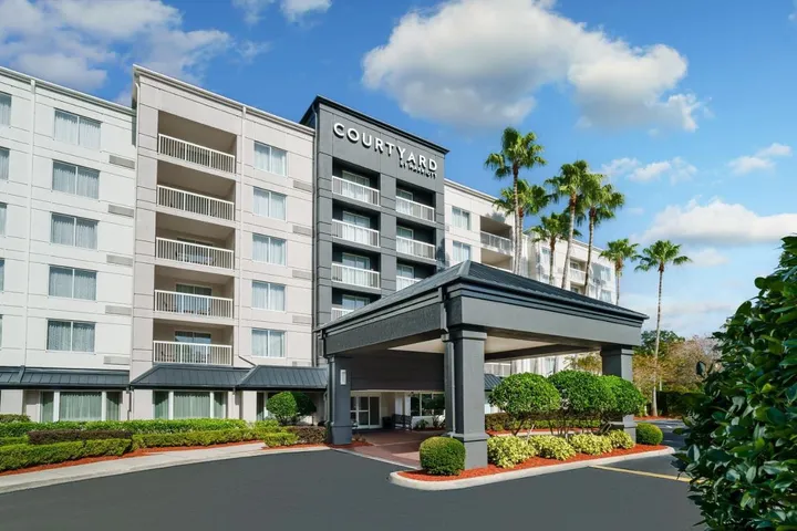 Hotel para 4 personas, con piscina - 1