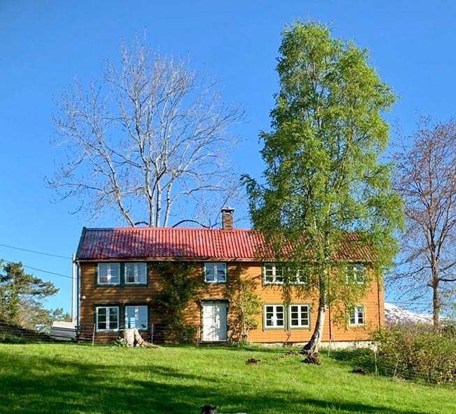 Draget gård, idyllisk småbruk ved sjøen in Molde, Nördliches Fjordnorwegen