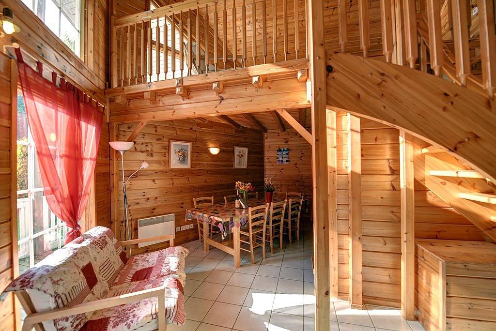 Chalet en bois Les Cornouillers in Chaux-des-Crotenay, Parc naturel régional du Haut-Jura
