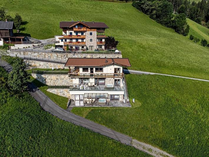 Chalet für 8 Personen, mit Balkon und Whirlpool sowie Terrasse und Sauna in Kaltenbach - 3