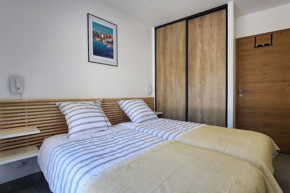 Entire apartment, Villa Faïsso Bas - apartment sleeps 6 & terrace - Sausset les pins-Côte bleue in Sausset-les-Pins, Istres region