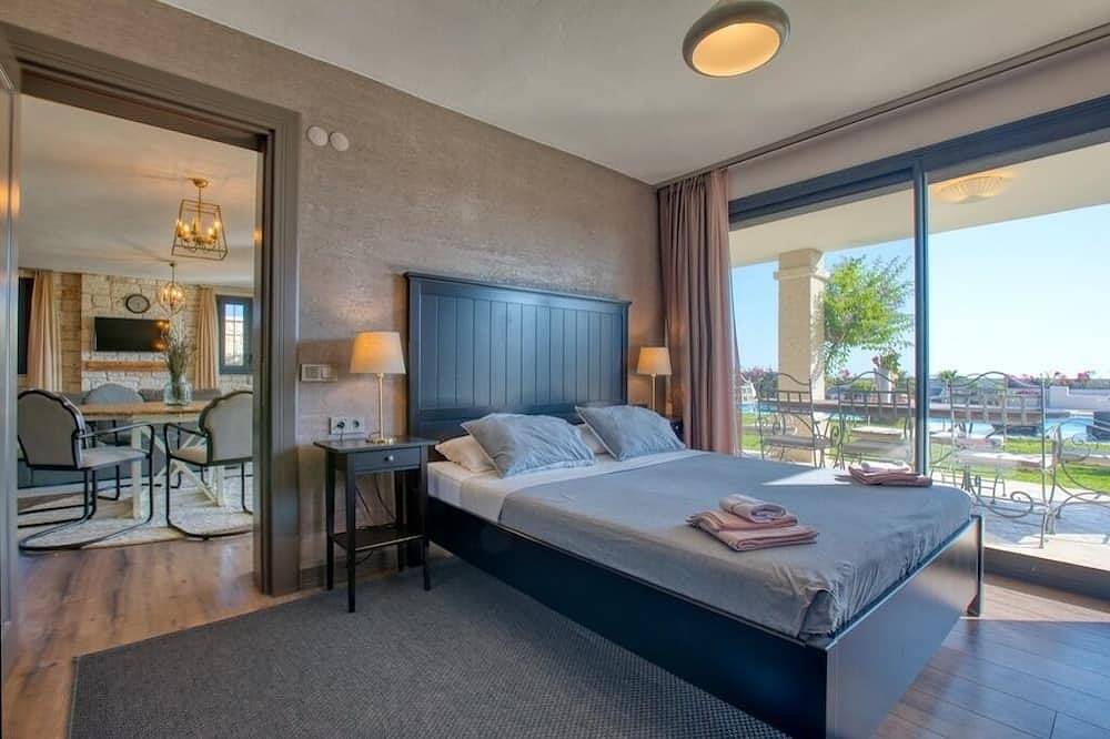\ntwo Stone Villas With Magnificent Private Pools in Cesme in Provinz Izmir