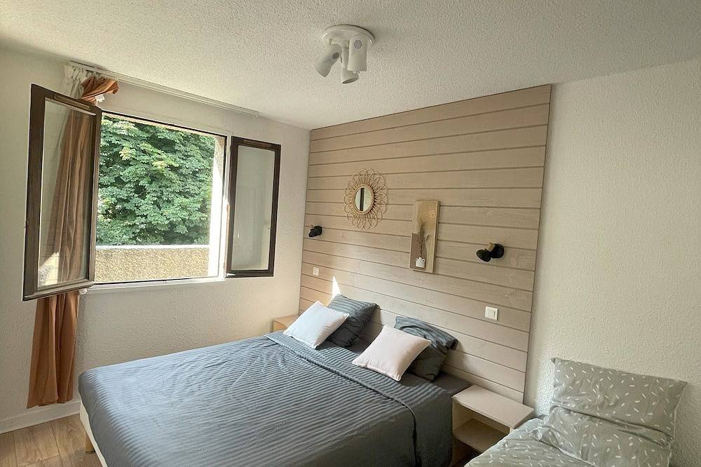 Appartement entier, Joli 2 Pièces, vue montagne et piscine couverte in Bielle (Pyrénées-Atlantiques), Béarn