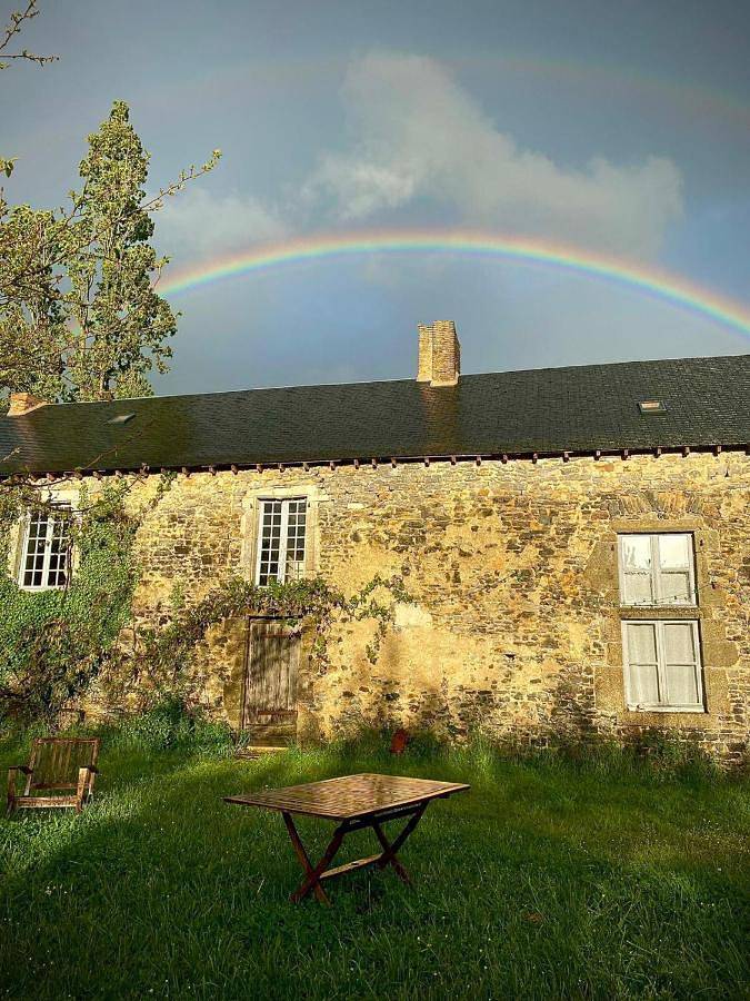 Location de vacances pour 2 personnes, avec Terrasse ainsi que Jardin et Vue à Saulges