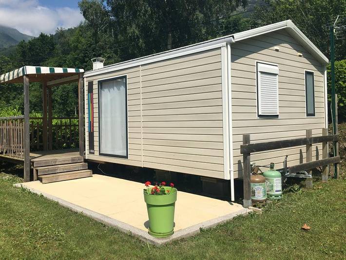 Camping Du Valentin - Mobilheim 4 personen - Welcome 4P - 2 Schlafzimmer mit überdachter Terrasse in Laruns, Béarn