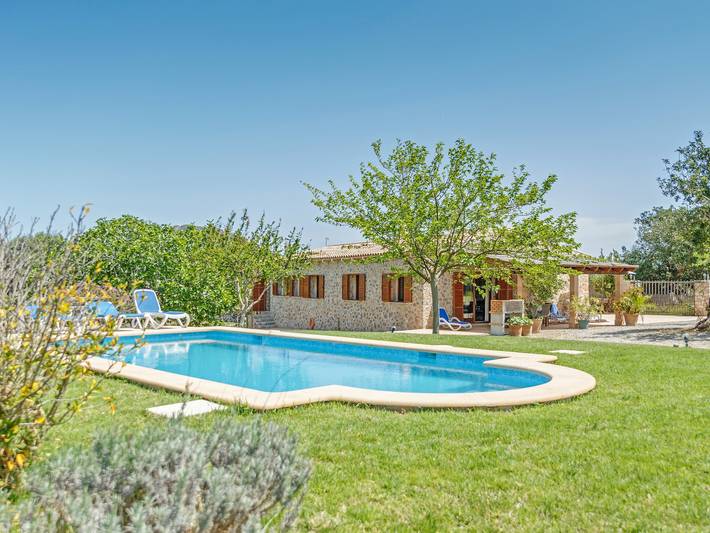 Finca für Gruppen für 7 Personen, mit Garten in Capdepera