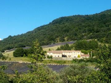 Chambre d’hôte pour 2 personnes, avec jardin et piscine, animaux acceptés dans Parc naturel régional des Baronnies provençales