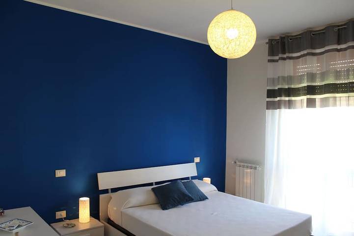 Ganze Wohnung, Helle, geräumige und komfortable Wohnung in der 4. und obersten Etage im Poetto-Viertel in Cagliari, Campidano