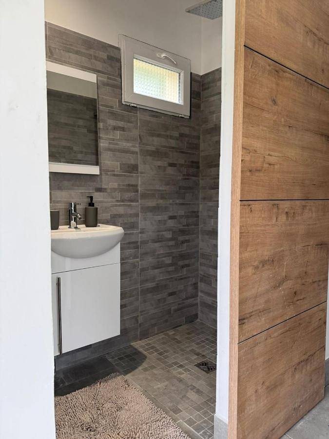 Location de vacances pour 6 personnes, avec vue et terrasse dans Saint-Julien-en-Saint-Alban - 4