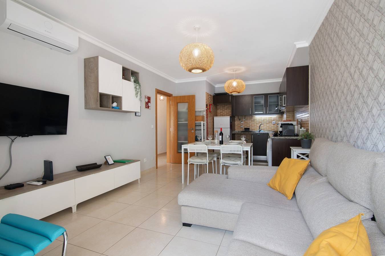 Ganze Wohnung, Ferienwohnung 'T2 Rio E Mar' mit Balkon, Wi-Fi und Klimaanlage in Vila Real de Santo António, Faro Distrikt